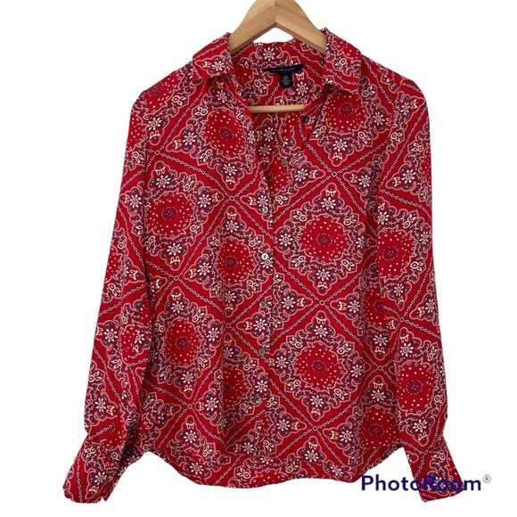 TOMMY HILFIGER RED/WHITE/NAVY PAISLEY PRINT 100% RAYON BUTTON DOWN TOP, SMALL - Picture 1 of 10